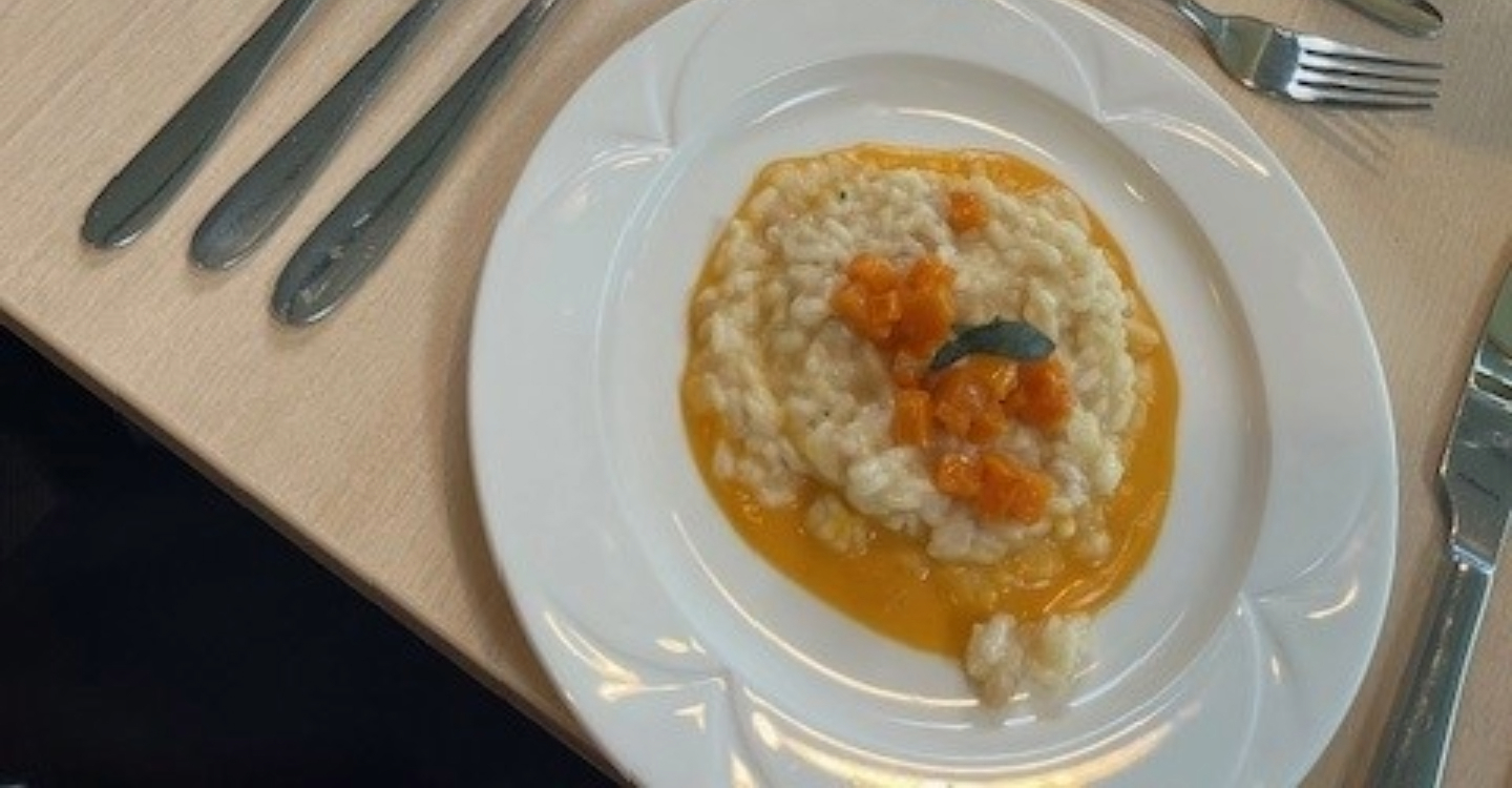 US Themed Fundraising Meal For Florida Bound Students CARA (6)