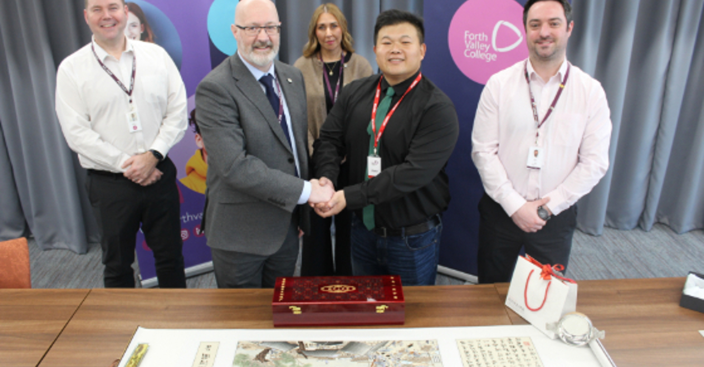 Exciting Mou Signed With Chinese University 4