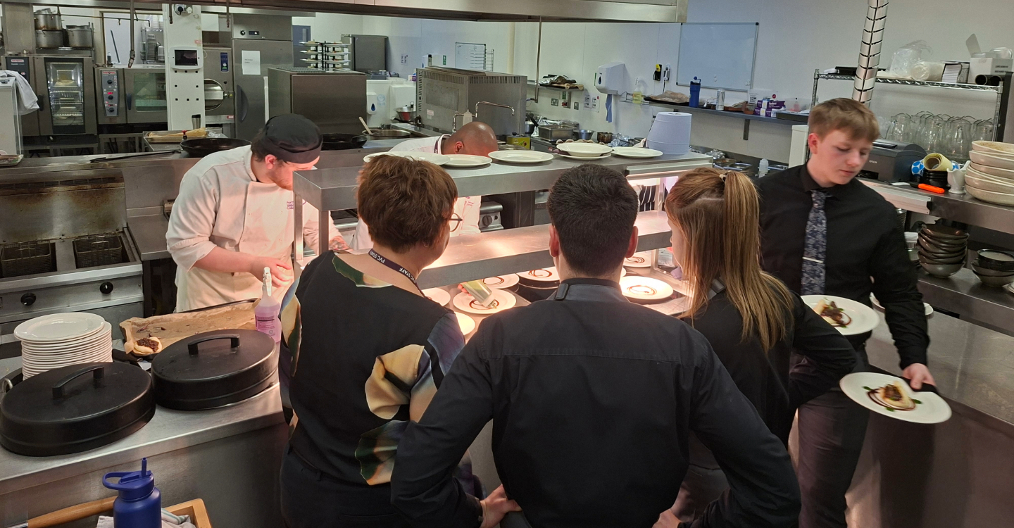 US Themed Fundraising Meal For Florida Bound Students CARA (4)