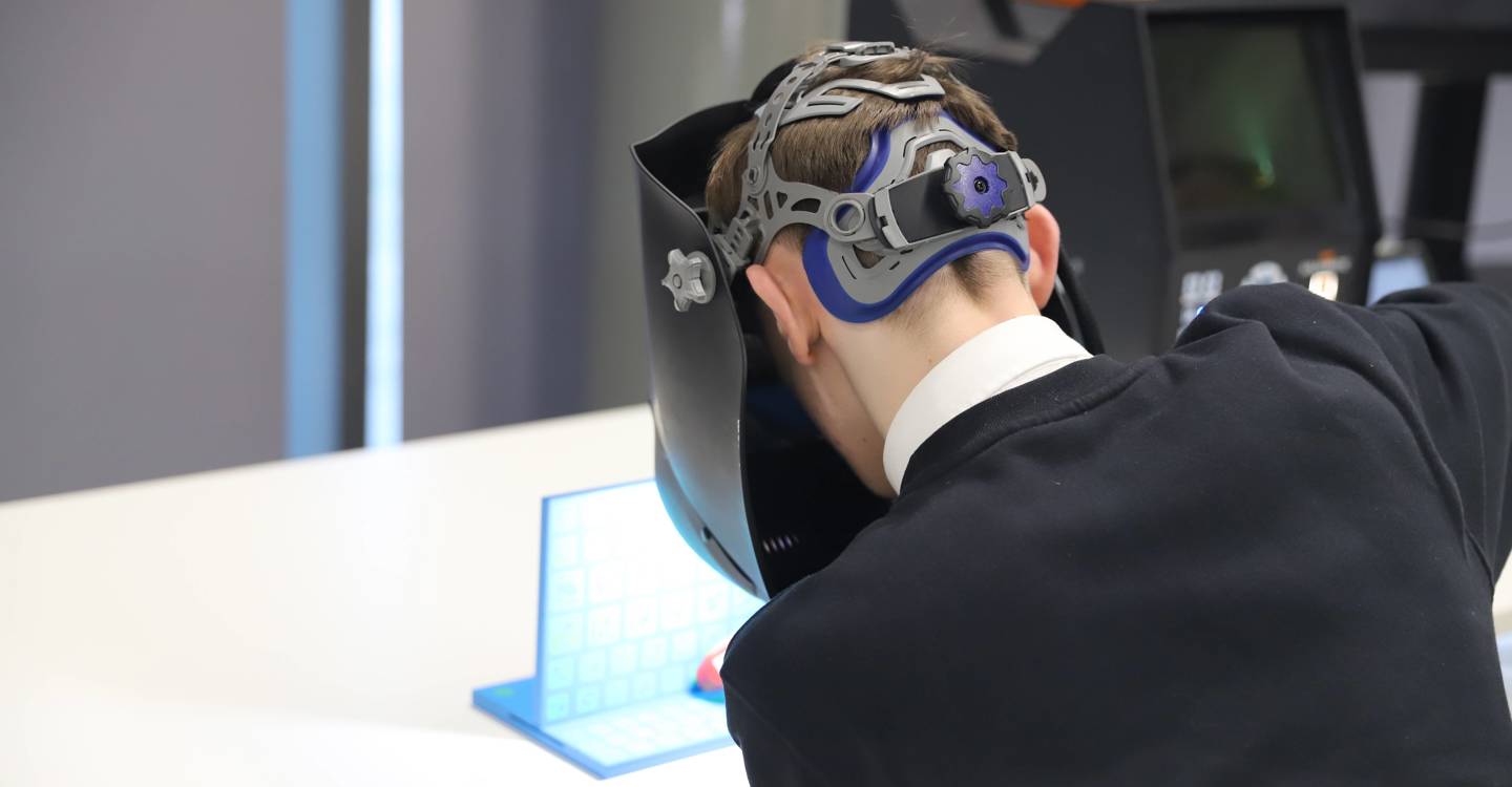 Bright Spark Pupils Light Up Inaugural Welding Competition CARA (9)