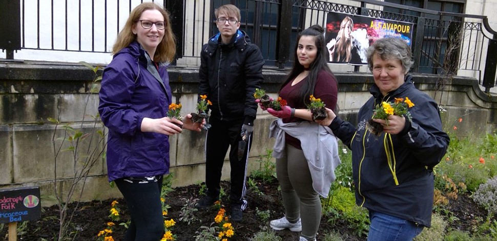Pathfinders get their hands dirty as they DIG in Falkirk