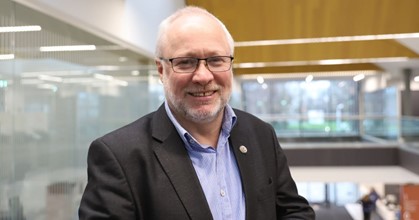 Professor Ken Thomson to retire after decade as Principal