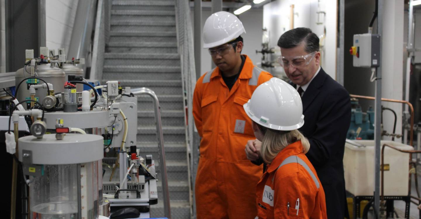 Scottish Secretary Visits Falkirk Campus CARA (6)