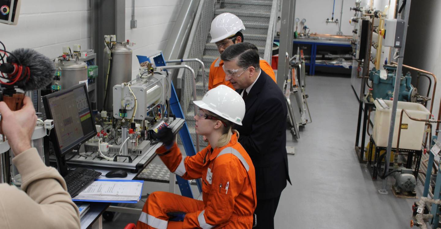 Scottish Secretary Visits Falkirk Campus CARA (4)