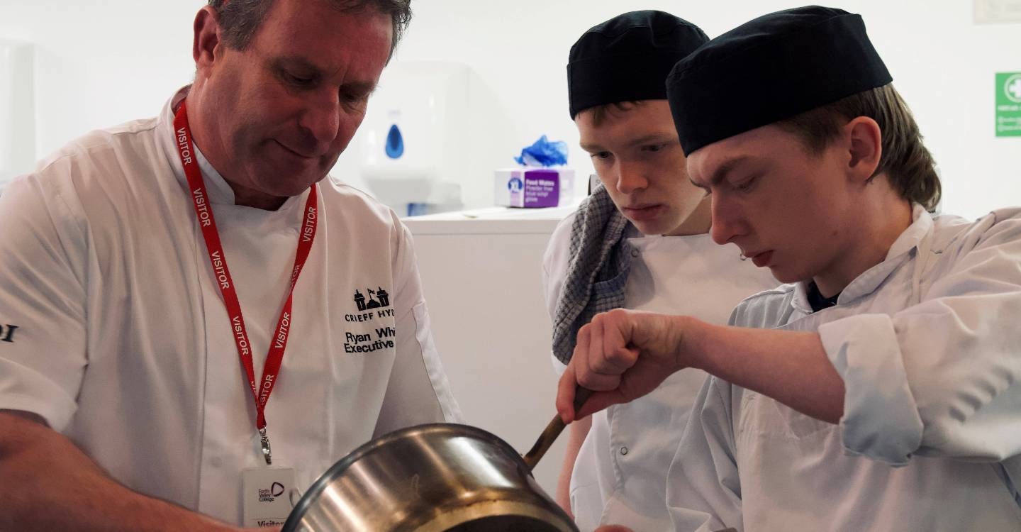 Inspirational Cooking Demo Returns For Stirling Students RAW (4)