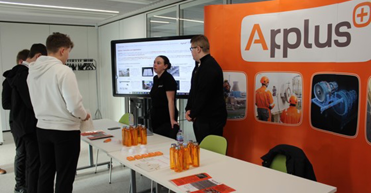 Applusplus Stall