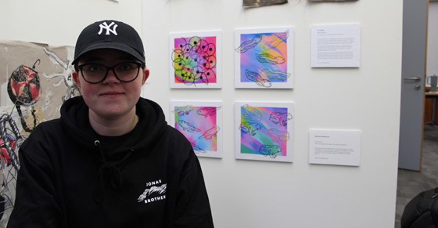 Kirsten Henderson With Her Artwork