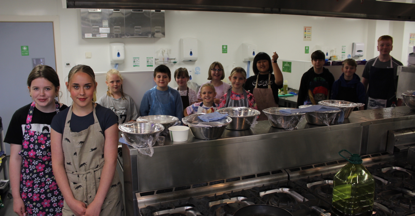 Kids Cookery Group 4