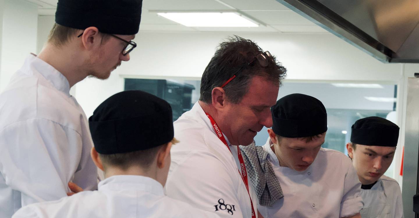 Inspirational Cooking Demo Returns For Stirling Students RAW (6)